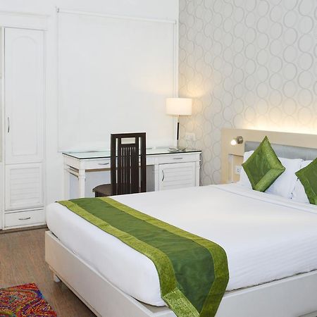 Treebo Check In By Oran Hotel New Delhi Bagian luar foto