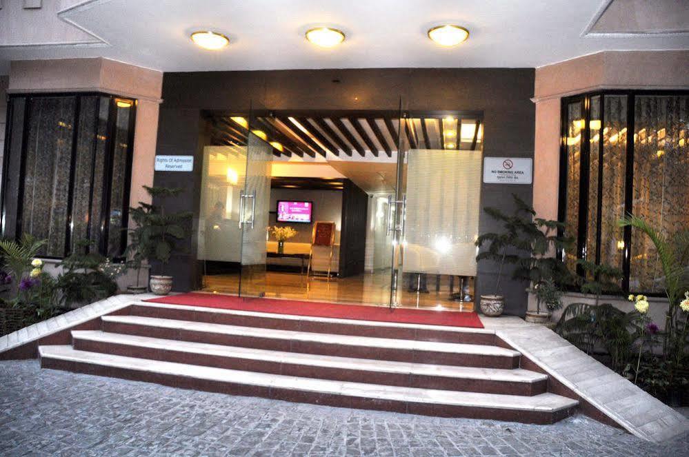 Treebo Check In By Oran Hotel New Delhi Bagian luar foto