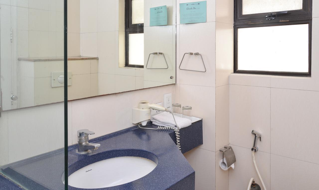 Treebo Check In By Oran Hotel New Delhi Bagian luar foto