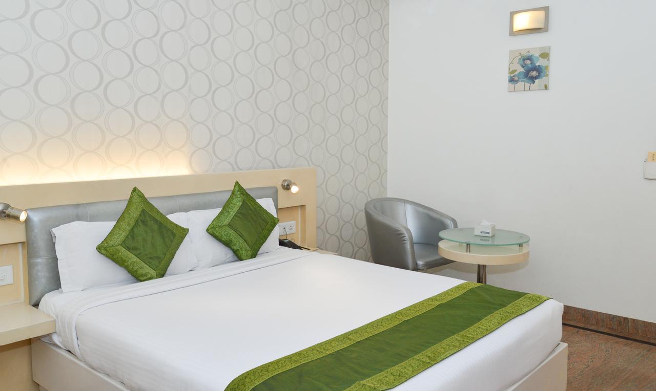 Treebo Check In By Oran Hotel New Delhi Bagian luar foto