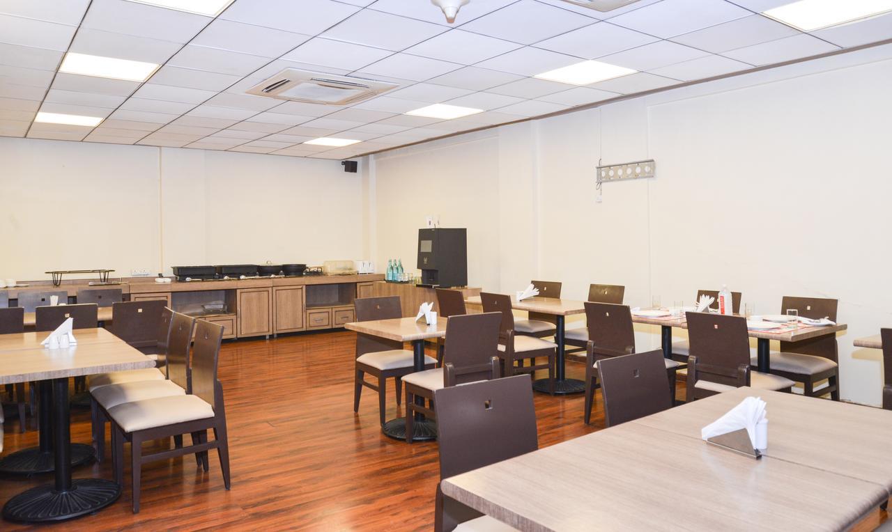 Treebo Check In By Oran Hotel New Delhi Bagian luar foto