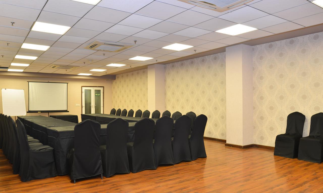 Treebo Check In By Oran Hotel New Delhi Bagian luar foto