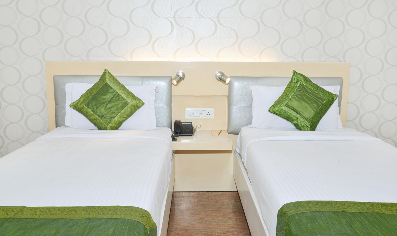 Treebo Check In By Oran Hotel New Delhi Bagian luar foto