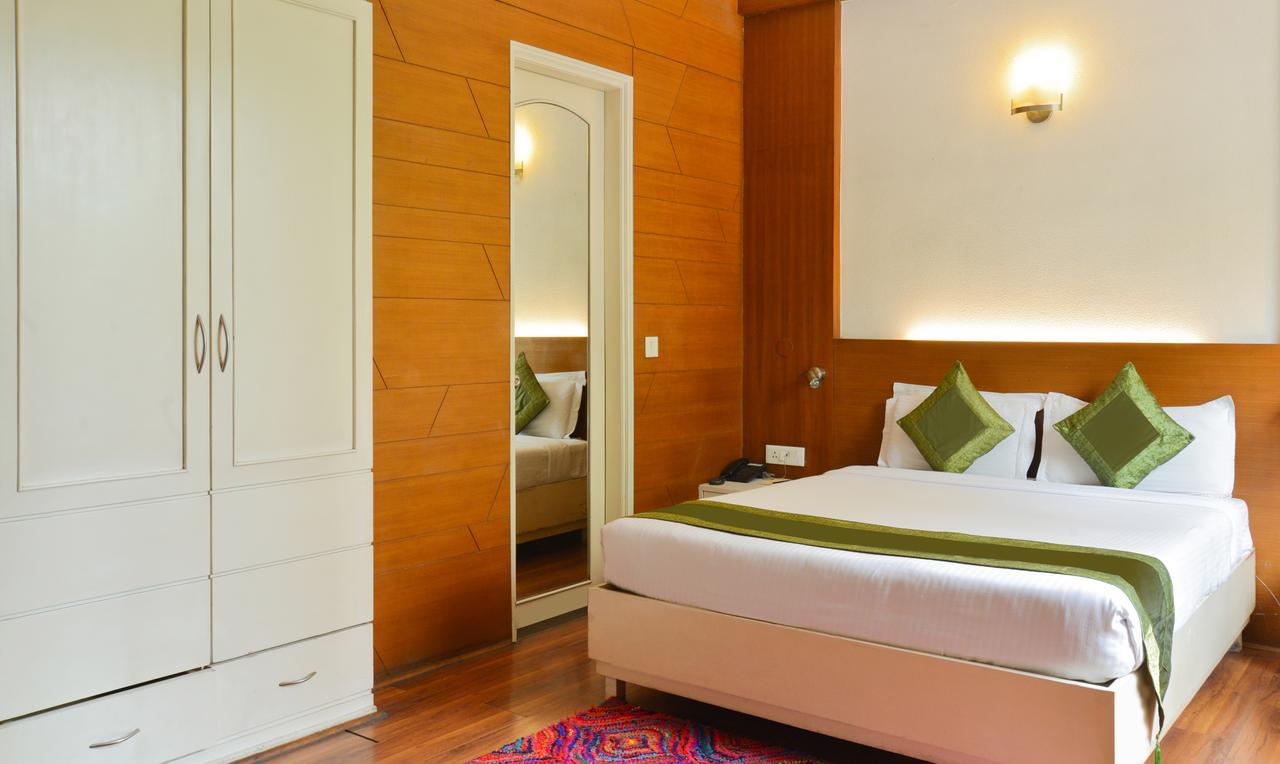 Treebo Check In By Oran Hotel New Delhi Bagian luar foto