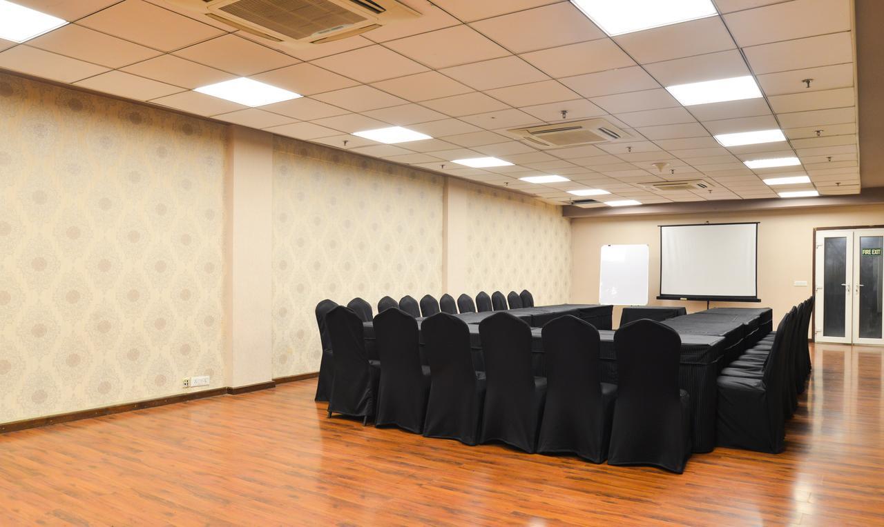 Treebo Check In By Oran Hotel New Delhi Bagian luar foto